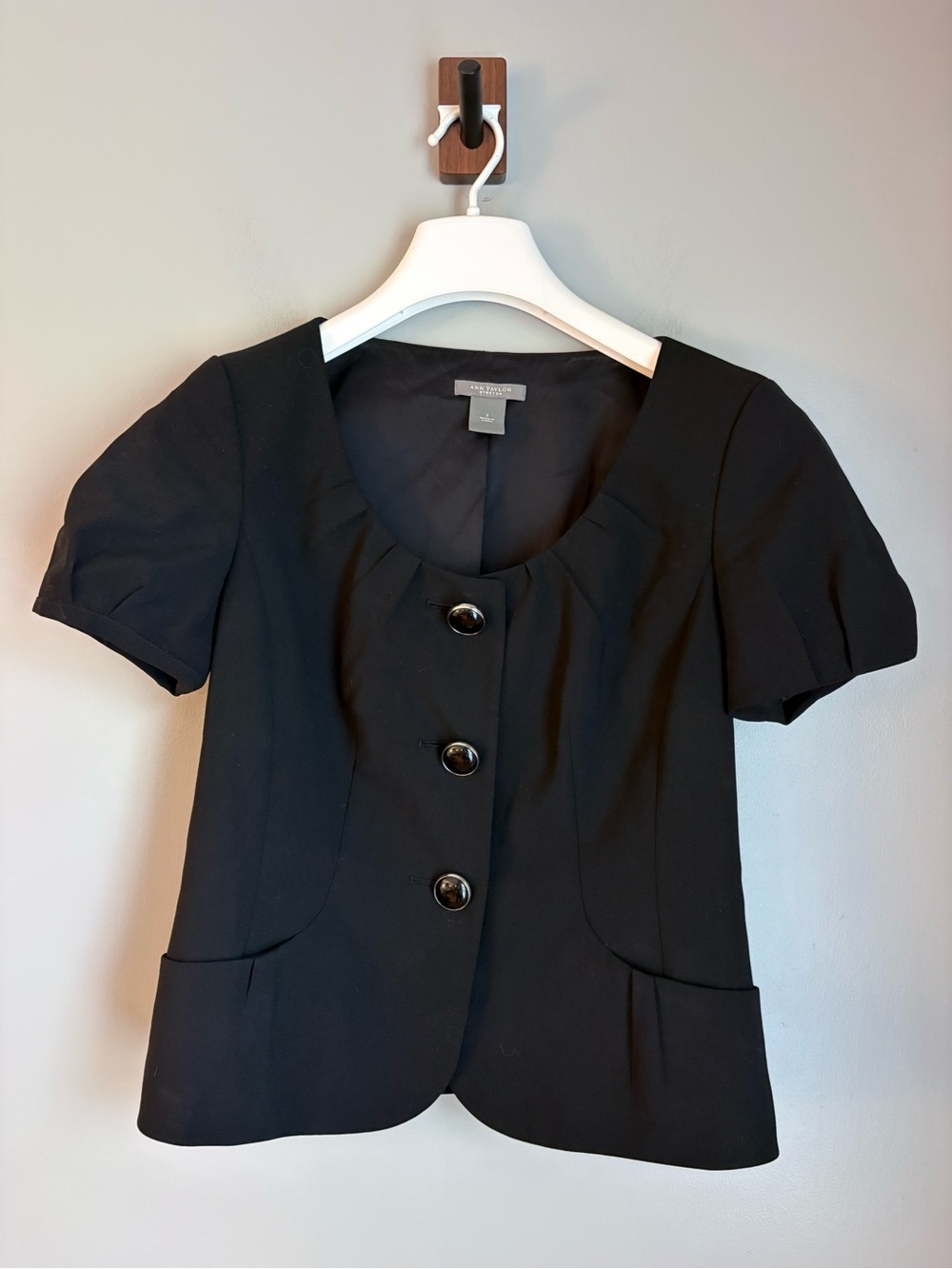 Ann Taylor Classic Black Virgin Wool Blend Short Sleeve Scoop Neck Blazer Jacket